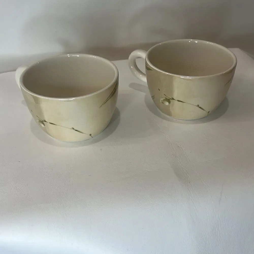 Crate & Barrel Orchid Coffee Cup Set 2 Made England 12 Oz  Each Floral Tan White